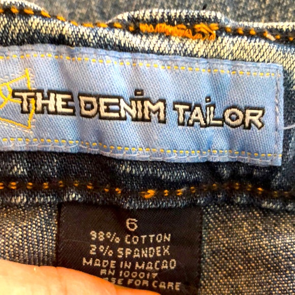 The Denim Tailor Crochét Floral &Rhinestone Jeans - Picture 9 of 9